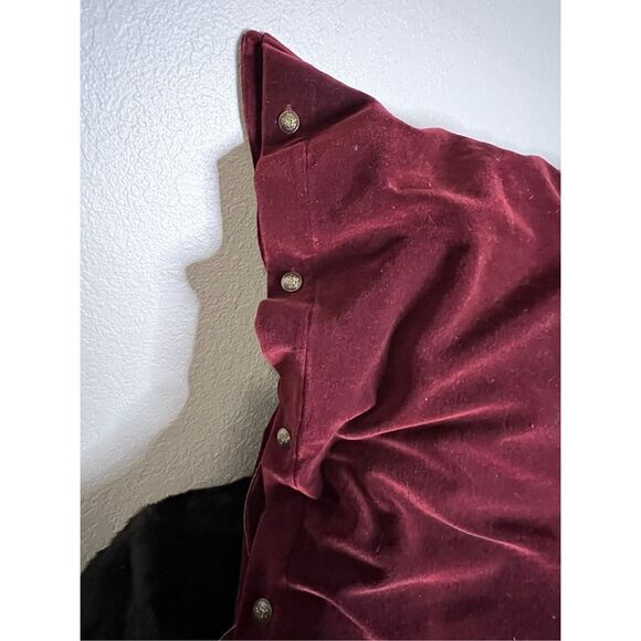 2 ruby red velvet Ralph Lauren crested button pillows - Picture 6 of 9